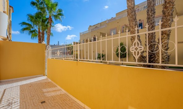 Resale - Apartment - San Miguel de Salinas - Orihuela Costa