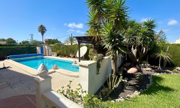 Resale - Villa - Orihuela Costa - Cabo Roig
