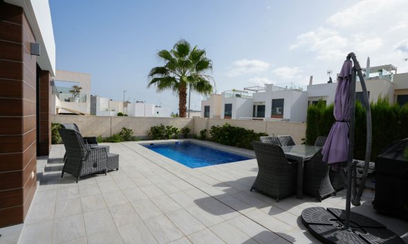 Rynek Wtórny - Willa - Benijofar