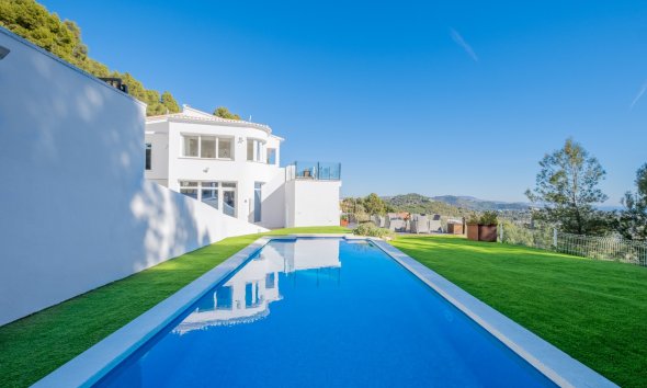 Resale - Villa - Calpe