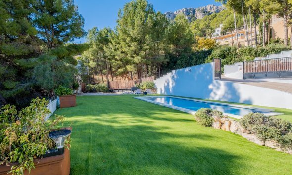 Resale - Villa - Calpe