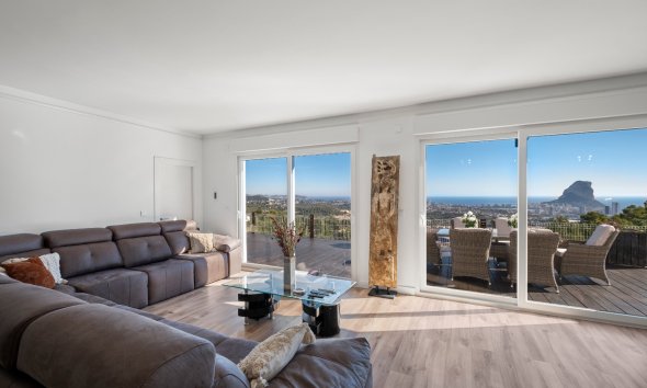 Resale - Villa - Calpe