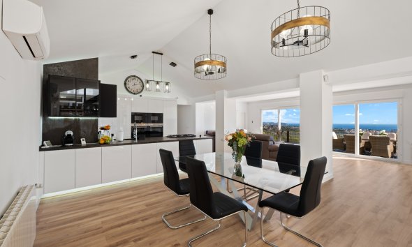 Resale - Villa - Calpe