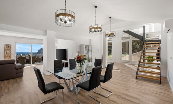 Resale - Villa - Calpe