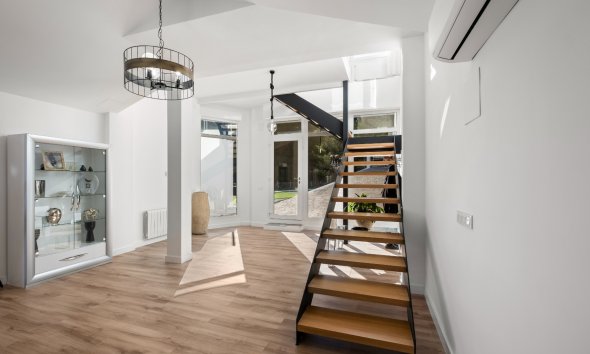 Resale - Villa - Calpe