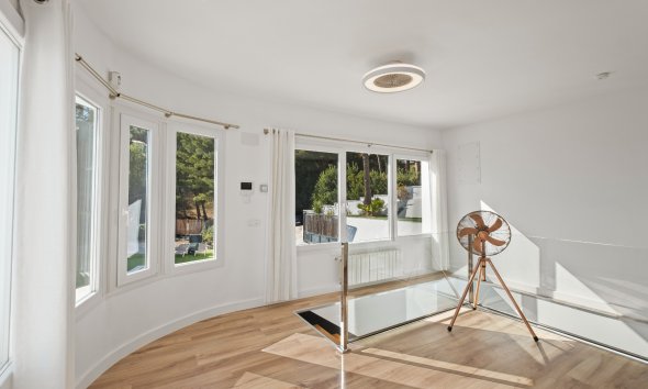 Resale - Villa - Calpe