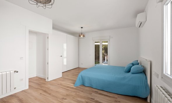 Resale - Villa - Calpe