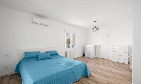 Resale - Villa - Calpe