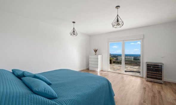 Resale - Villa - Calpe