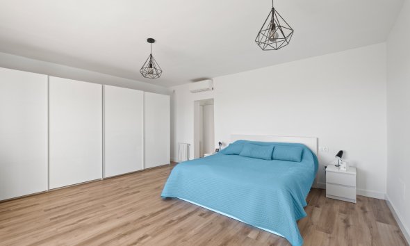 Resale - Villa - Calpe