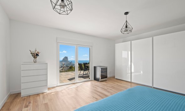 Resale - Villa - Calpe