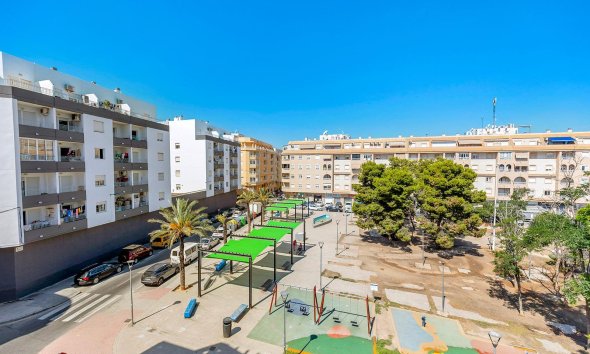 Resale - Apartment - Torrevieja - Centro