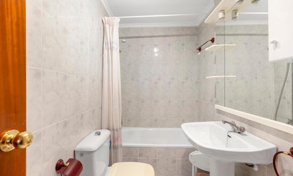 Resale - Apartment - Torrevieja - Centro