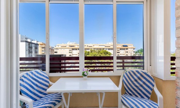 Resale - Apartment - Torrevieja - Centro