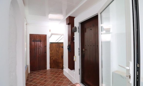 Resale - Villa - Orihuela Costa - Montezenia