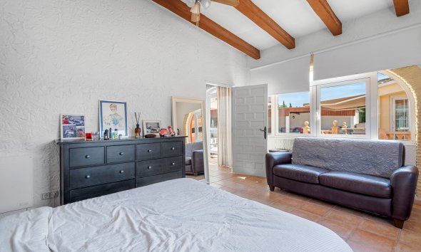 Resale - Estate / Farm / Plot - Almoradí - Las Heredades