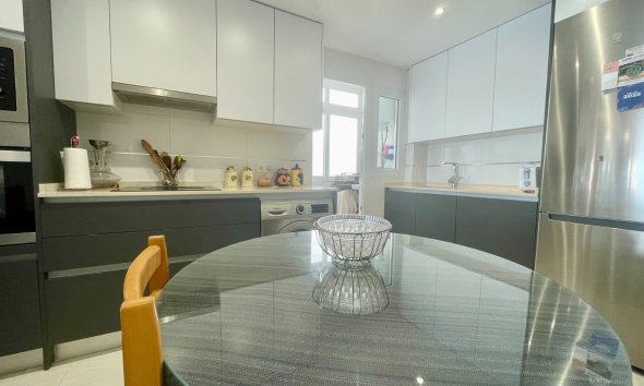 Resale - Apartment - Torrevieja - Playa del Cura