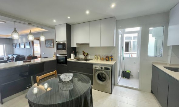 Resale - Apartment - Torrevieja - Playa del Cura