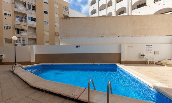 Resale - Apartment - Torrevieja - Centro