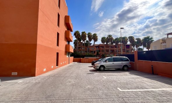 Resale - Apartment - Orihuela Costa - Villamartin