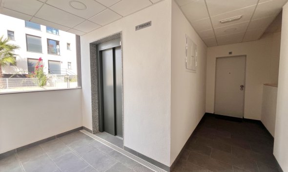 Resale - Apartment - Orihuela Costa - Villamartin