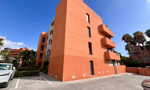 Resale - Apartment - Orihuela Costa - Villamartin