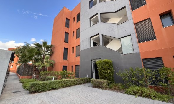 Resale - Apartment - Orihuela Costa - Villamartin