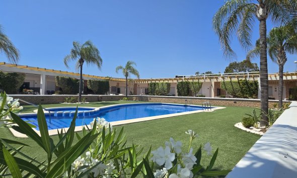 Resale - Bungalow - Orihuela Costa - Mil Palmeras
