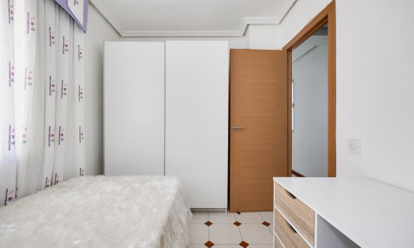 Resale - Apartment - Torrevieja - Habaneras