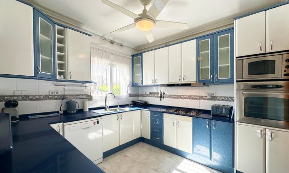 Resale - Villa - Orihuela Costa - Playa Flamenca