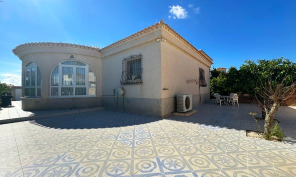 Resale - Villa - Orihuela Costa - Playa Flamenca