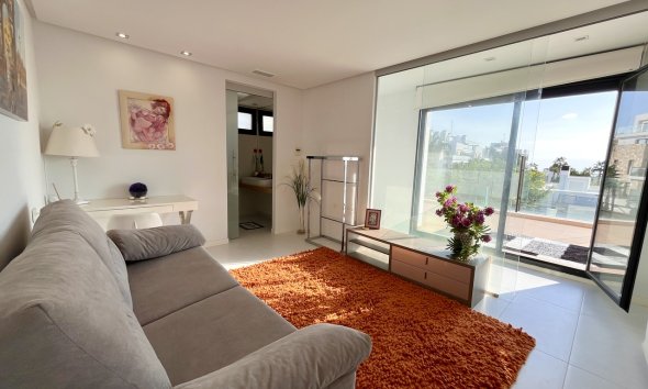 Resale - Villa - Orihuela Costa - Los Dolses