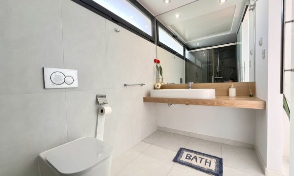 Resale - Villa - Orihuela Costa - Los Dolses