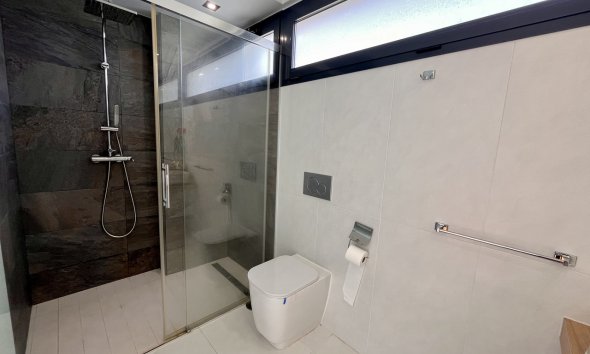 Resale - Villa - Orihuela Costa - Los Dolses