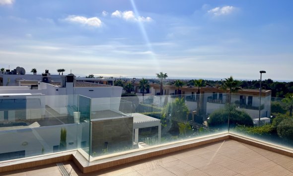 Resale - Villa - Orihuela Costa - Los Dolses