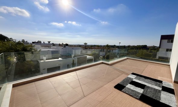 Resale - Villa - Orihuela Costa - Los Dolses