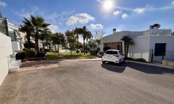 Resale - Villa - Orihuela Costa - Los Dolses