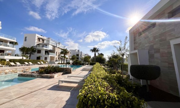 Resale - Villa - Orihuela Costa - Los Dolses
