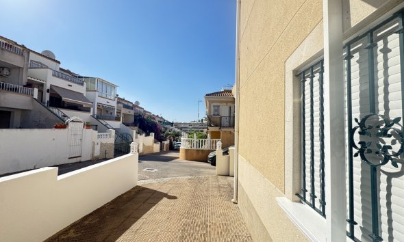 Resale - Villa - Orihuela Costa - Villamartin