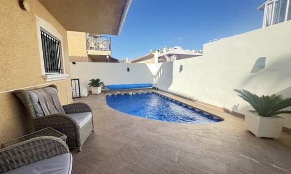 Resale - Villa - Orihuela Costa - Villamartin
