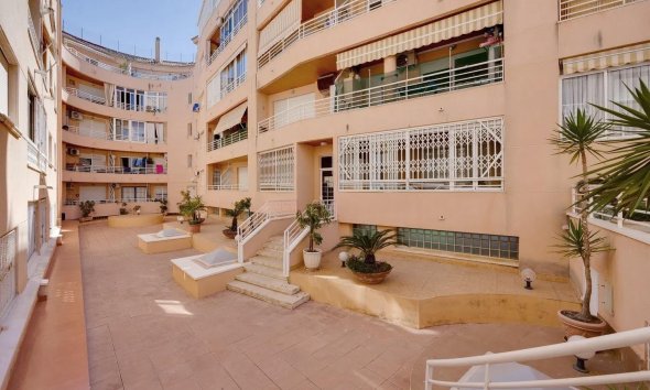 Resale - Apartment - Torrevieja - Playa del cura