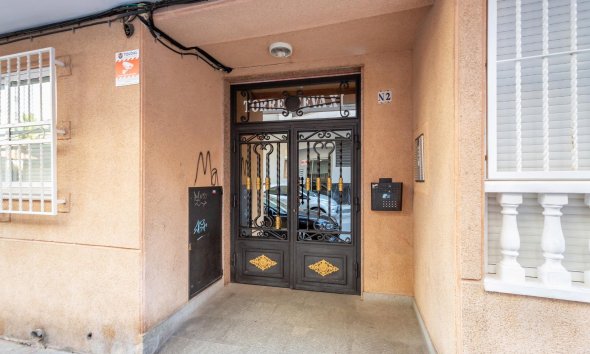 Resale - Apartment - Torrevieja - Playa del cura