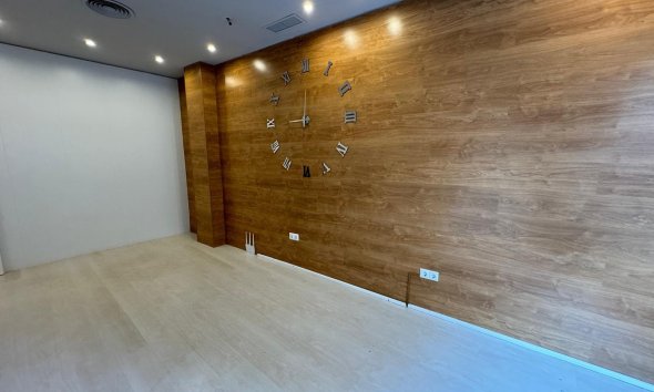 Resale - Commercial premises / Commercial unit / Retail space - Guardamar del Segura - Avenida Pais Valenciàno