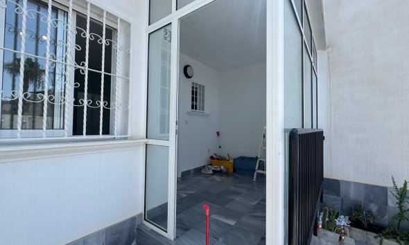 Resale - Bungalow - Torrevieja - Aguas Nuevas