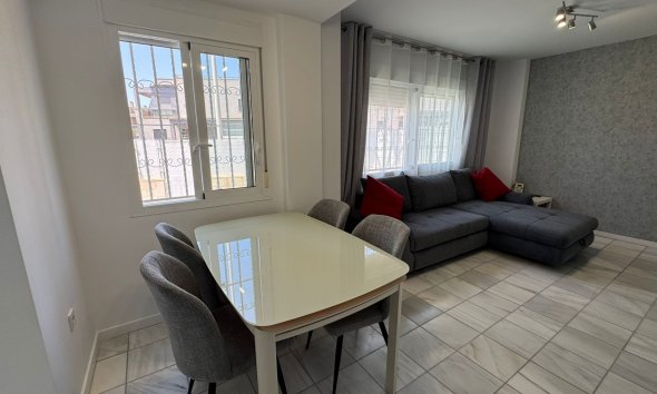 Resale - Bungalow - Torrevieja - Aguas Nuevas