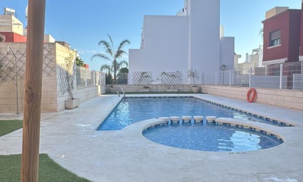Resale - Bungalow - Torrevieja - Aguas Nuevas