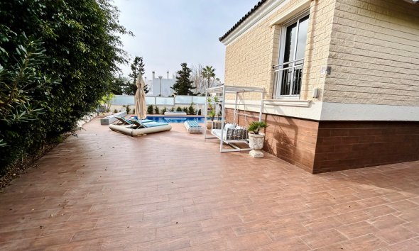 Resale - Villa - Torrevieja - La Mata