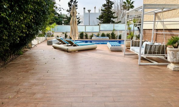 Resale - Villa - Torrevieja - La Mata