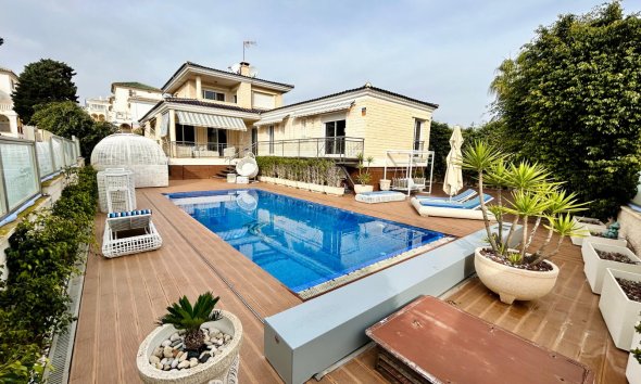 Resale - Villa - Torrevieja - La Mata