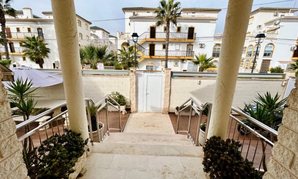 Resale - Villa - Torrevieja - La Mata